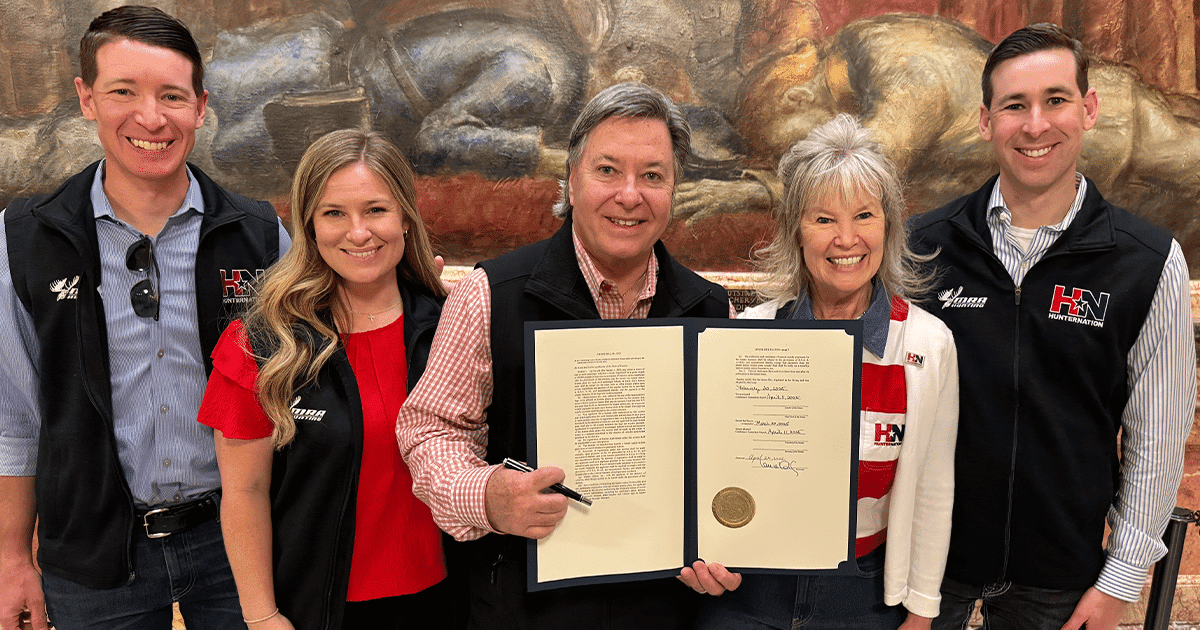 HN_KS_Keith-Mark-Mark-Family_2025-05-13_Bill-Signing_04_1200x630 HN_KS_Keith-Mark-Mark-Family_2025-05-13_Bill-Signing_04_1200x630